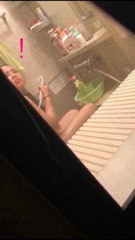 部活帰りのお風呂　外から気配？
